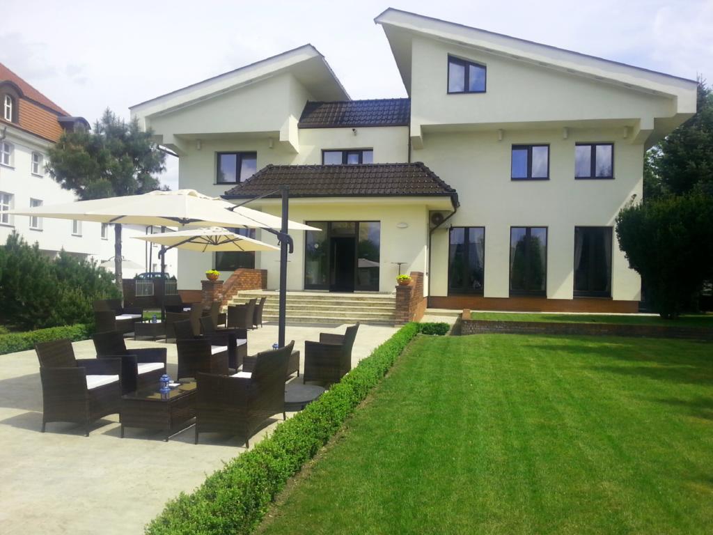 Astoria Bed & Breakfast Swarzędz Extérieur photo