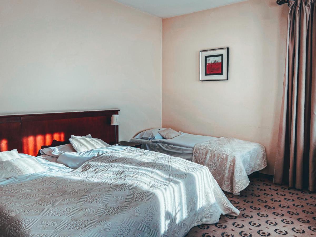 Astoria Bed & Breakfast Swarzędz Extérieur photo