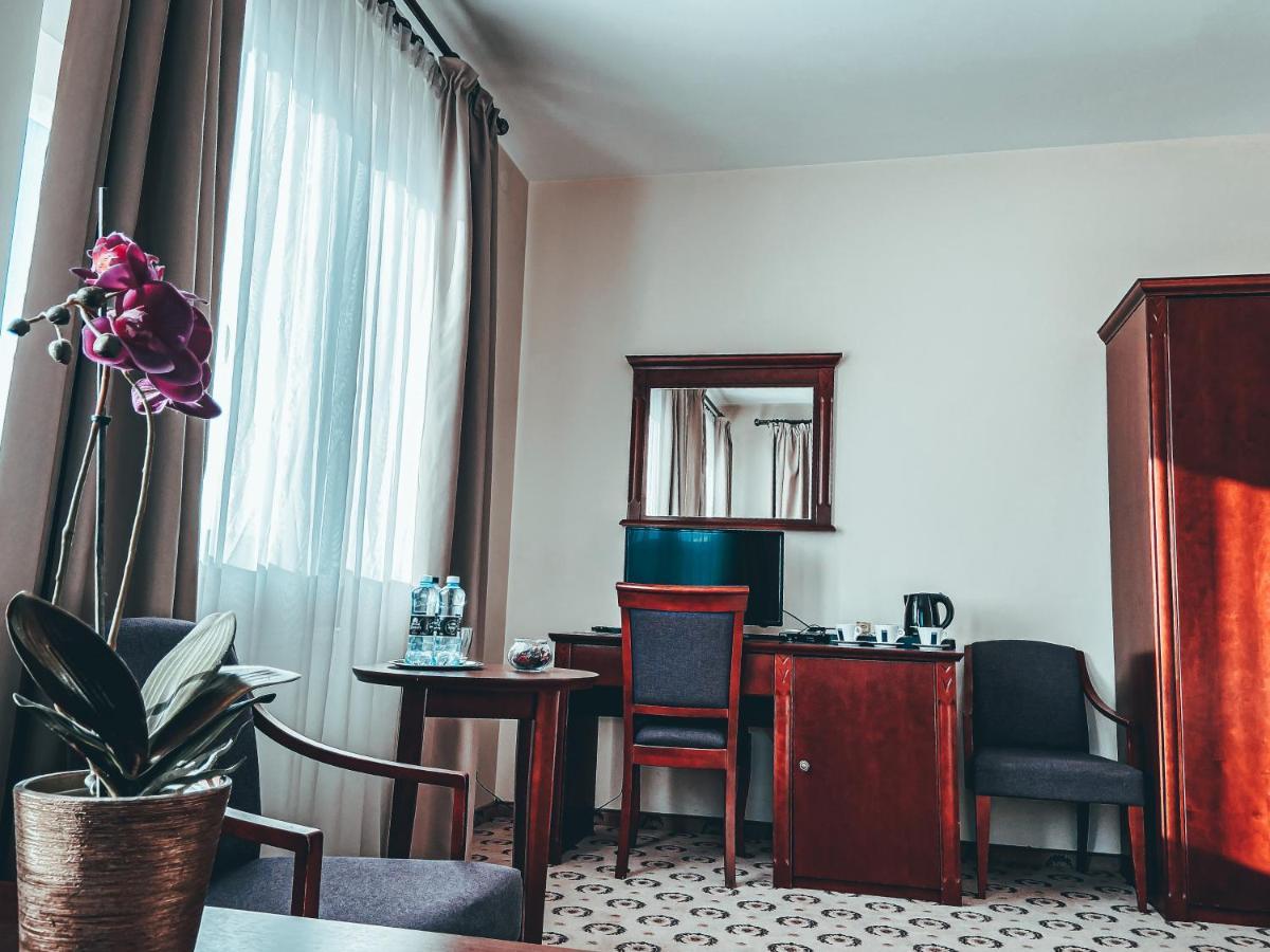 Astoria Bed & Breakfast Swarzędz Extérieur photo