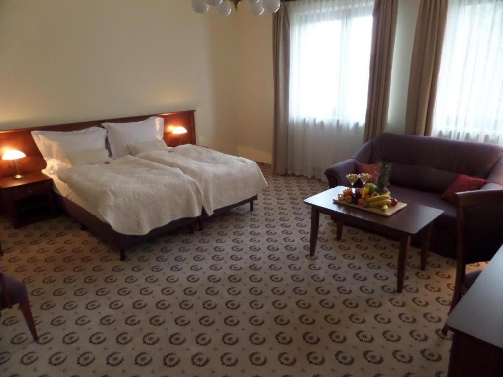 Astoria Bed & Breakfast Swarzędz Extérieur photo