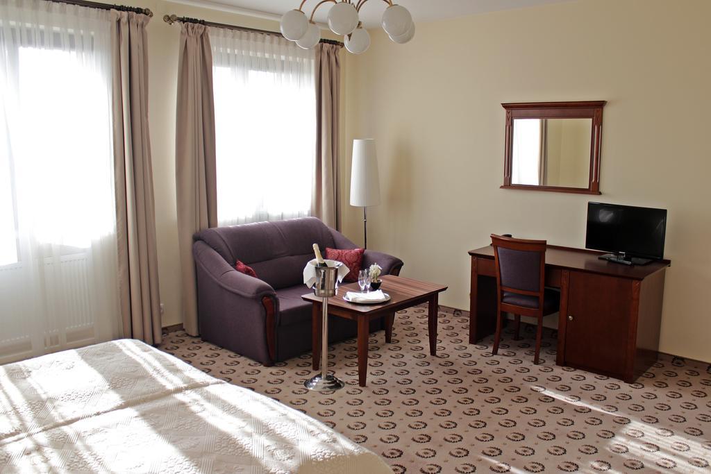 Astoria Bed & Breakfast Swarzędz Extérieur photo