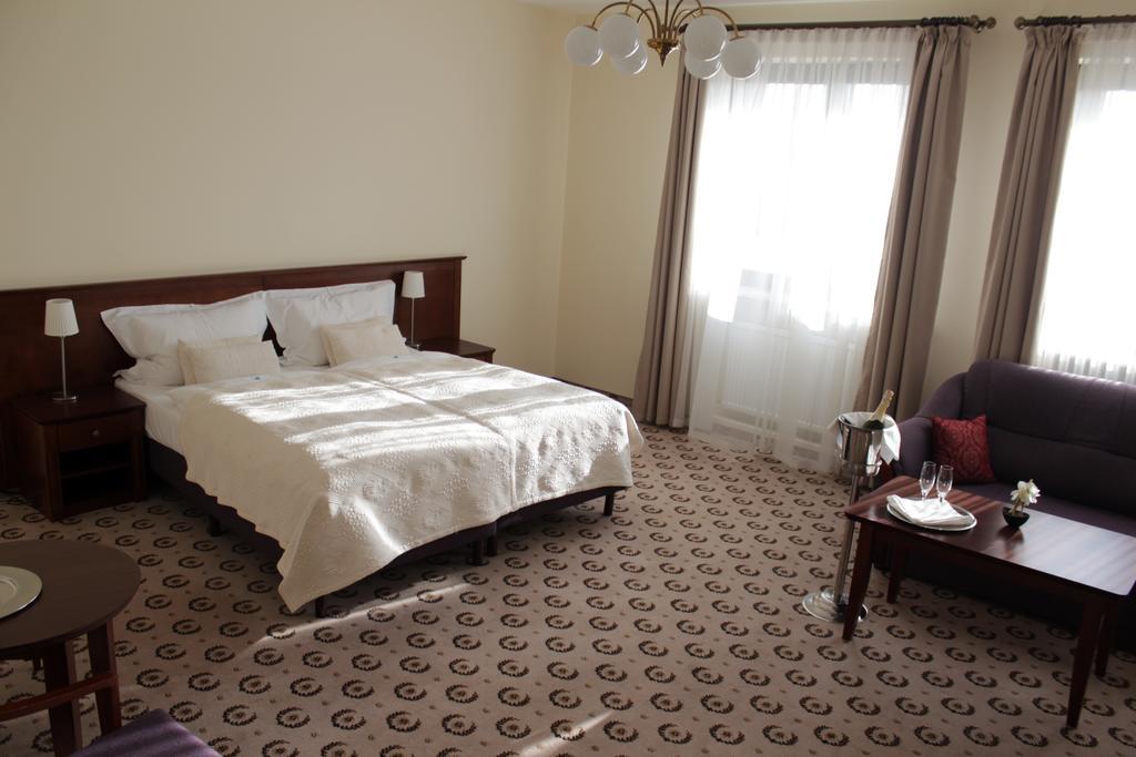 Astoria Bed & Breakfast Swarzędz Extérieur photo