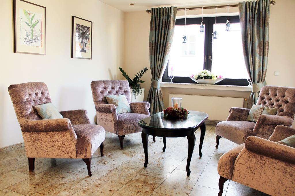 Astoria Bed & Breakfast Swarzędz Extérieur photo